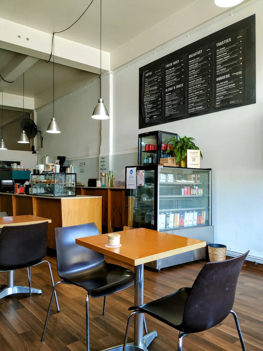 Vibe, Scale & Bloom Cafe - New Lambton