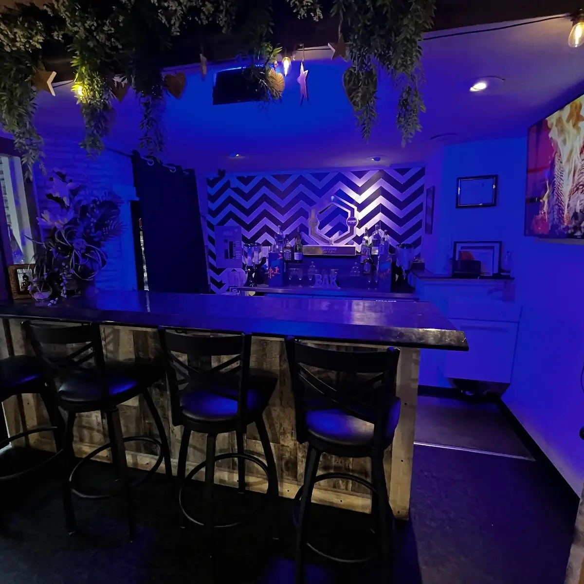 Vibe, Bollywood Cafe Indian Street Eats & Bar.