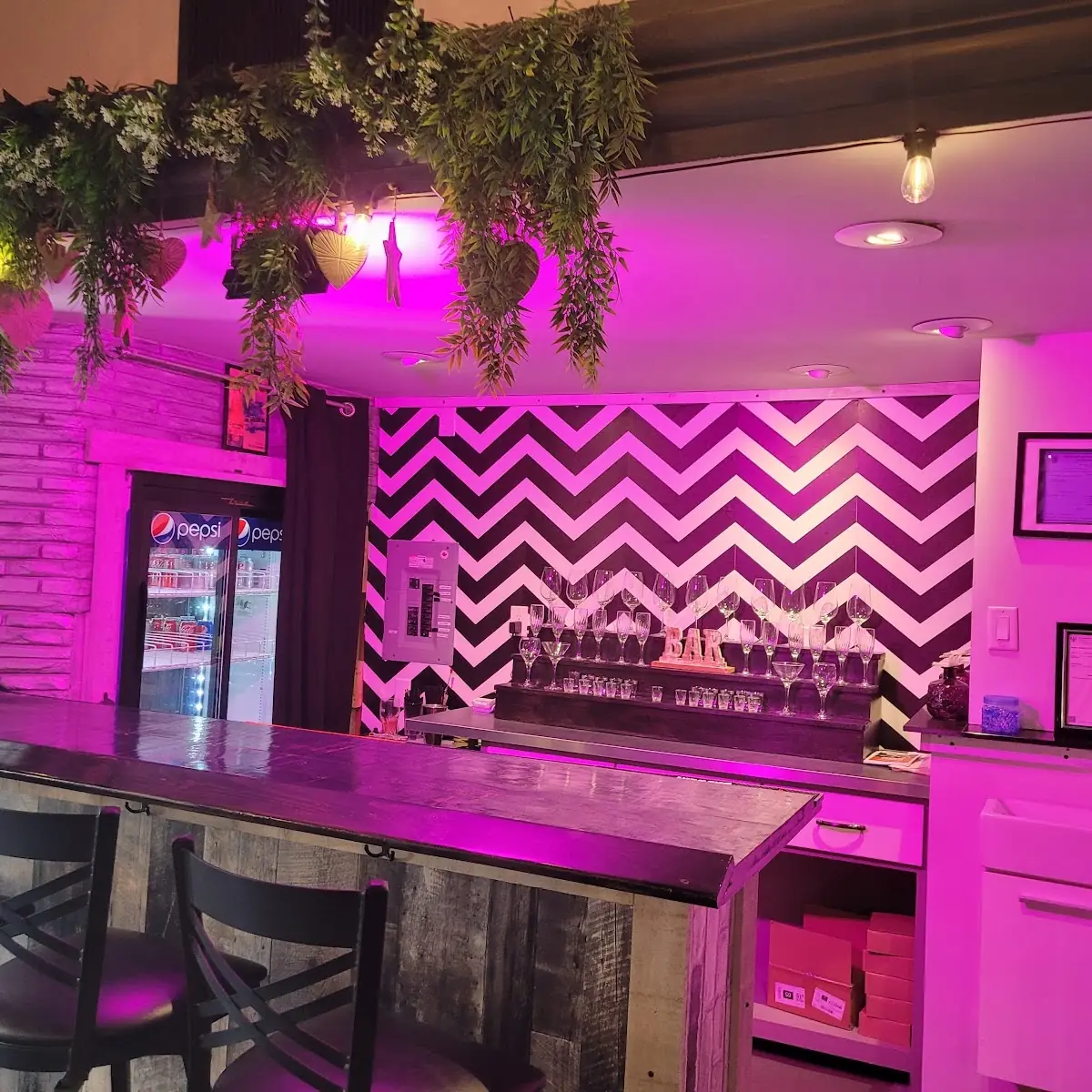 Vibe, Bollywood Cafe Indian Street Eats & Bar.