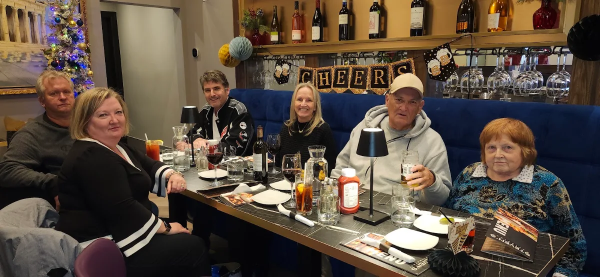 Vibe, Steven's Bar-B-Q Restaurant