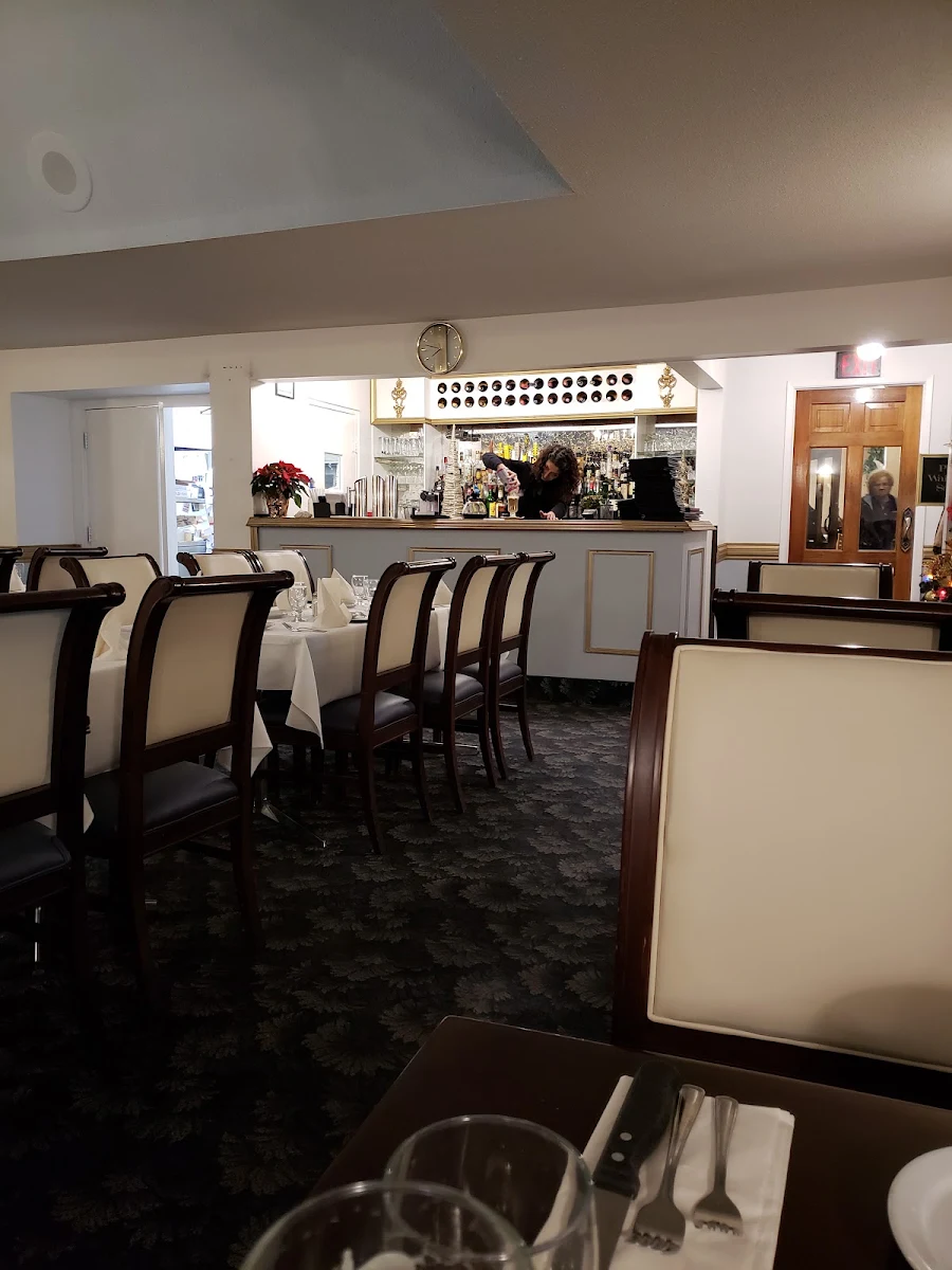 Vibe, Steven's Bar-B-Q Restaurant