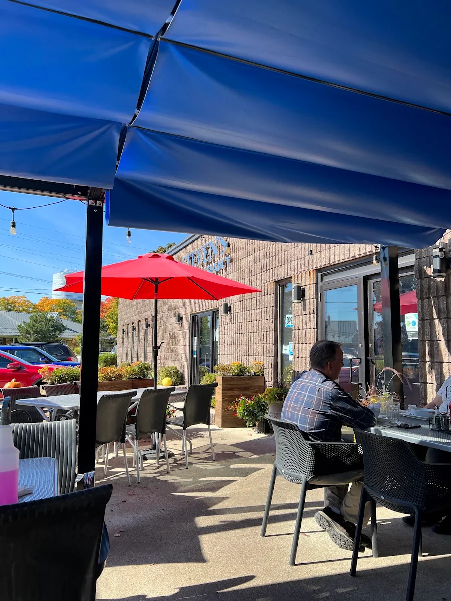 Vibe, Steven's Bar-B-Q Restaurant