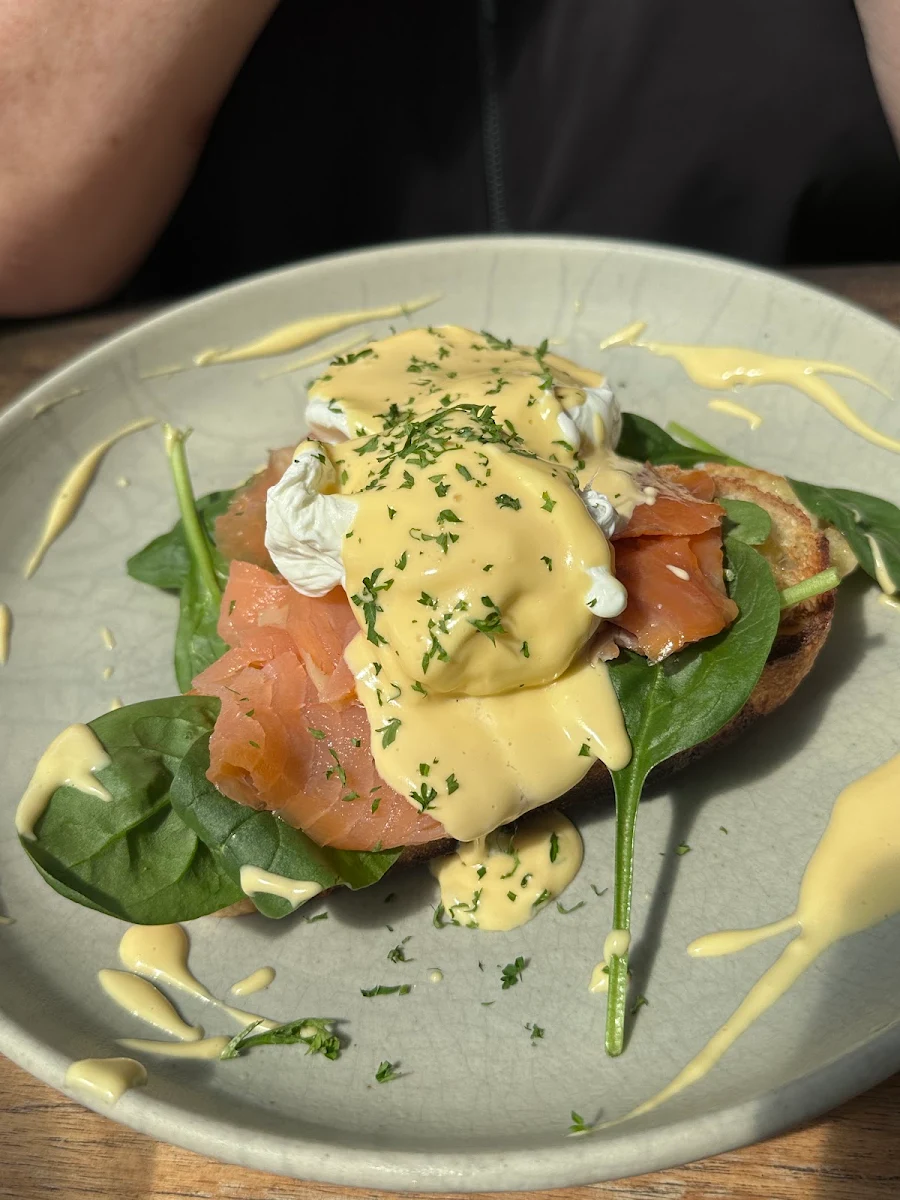 Food & drink, TOLLY’S