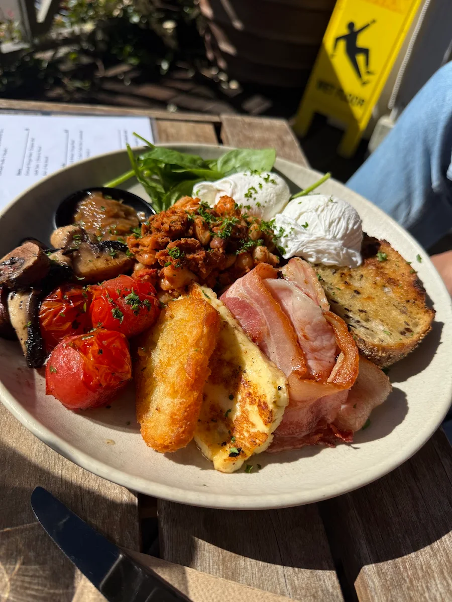 Food & drink, TOLLY’S