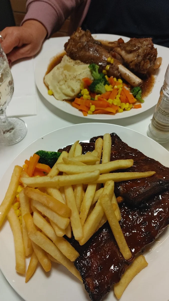 Food & drink, Cousins Motor Inn