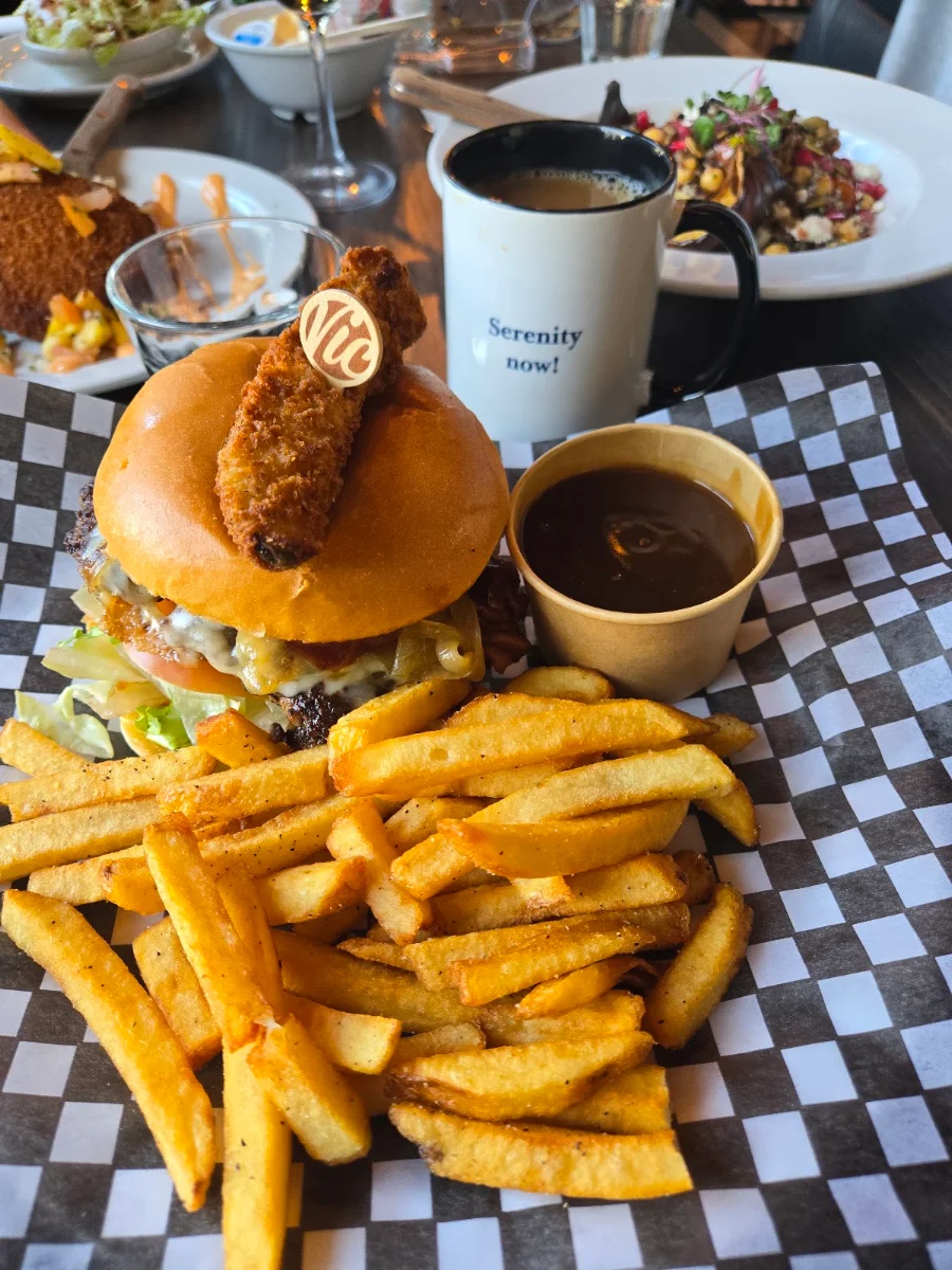 Food & drink, Vic Social