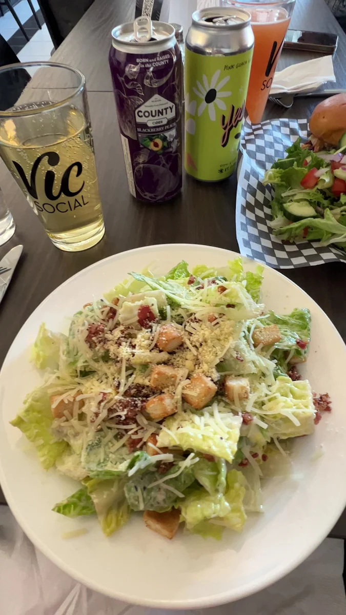 Food & drink, Vic Social
