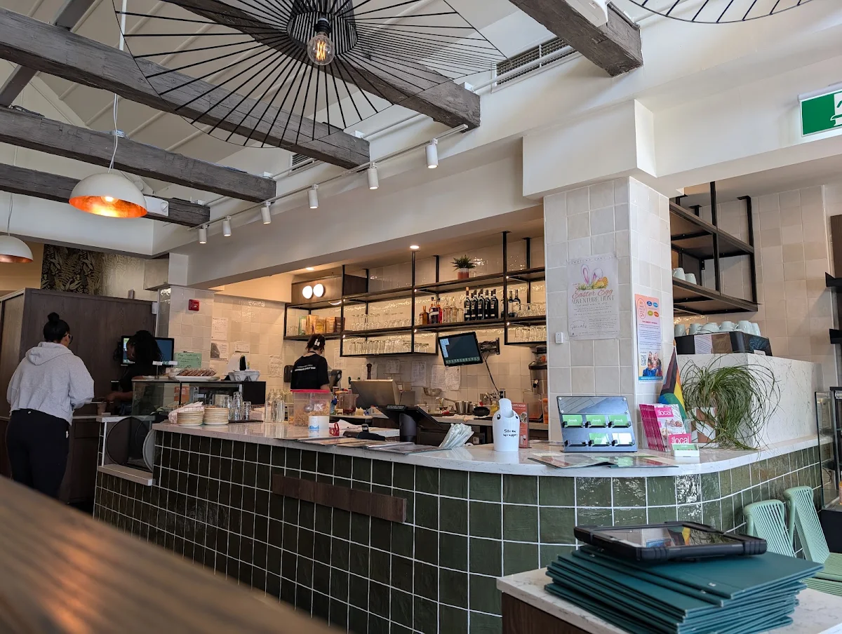 Vibe, Fresh Kitchen + Juice Bar