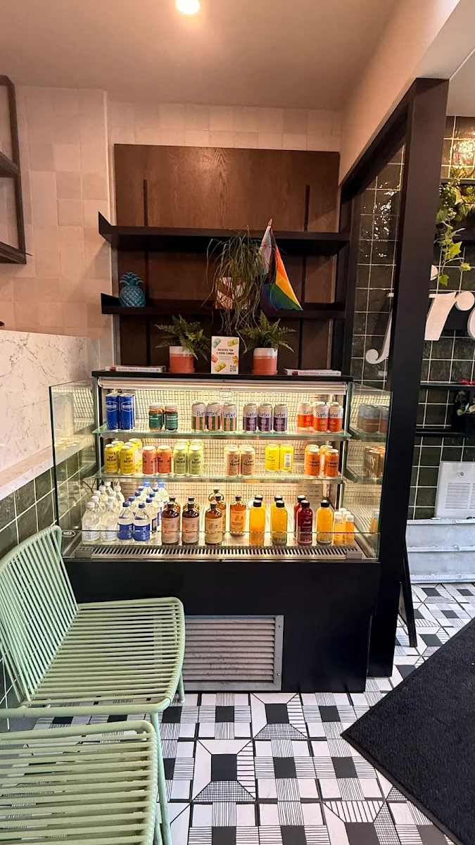 Vibe, Fresh Kitchen + Juice Bar