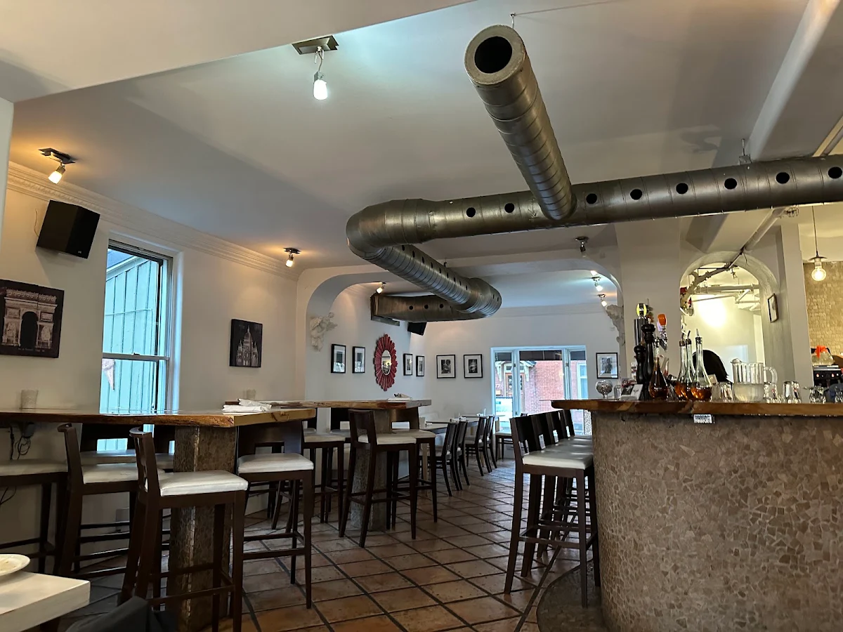 Vibe, Restaurant Violet Angel