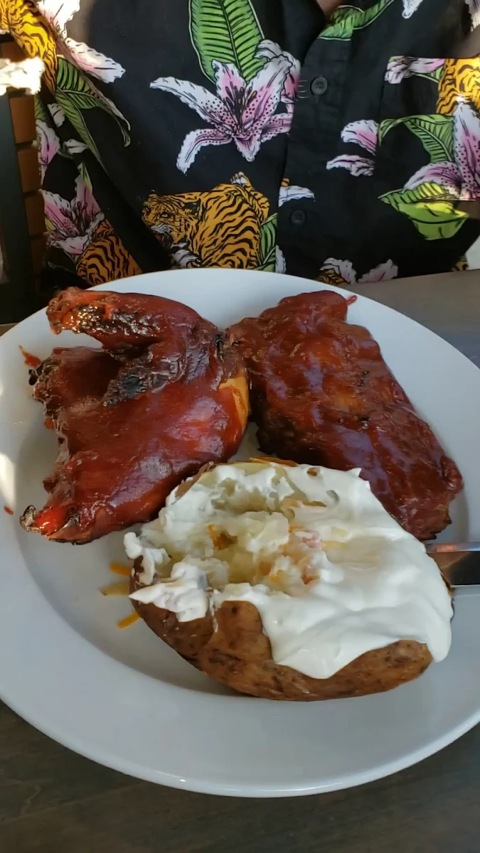 Food & drink, Chuck's Roadhouse Bar and Grill