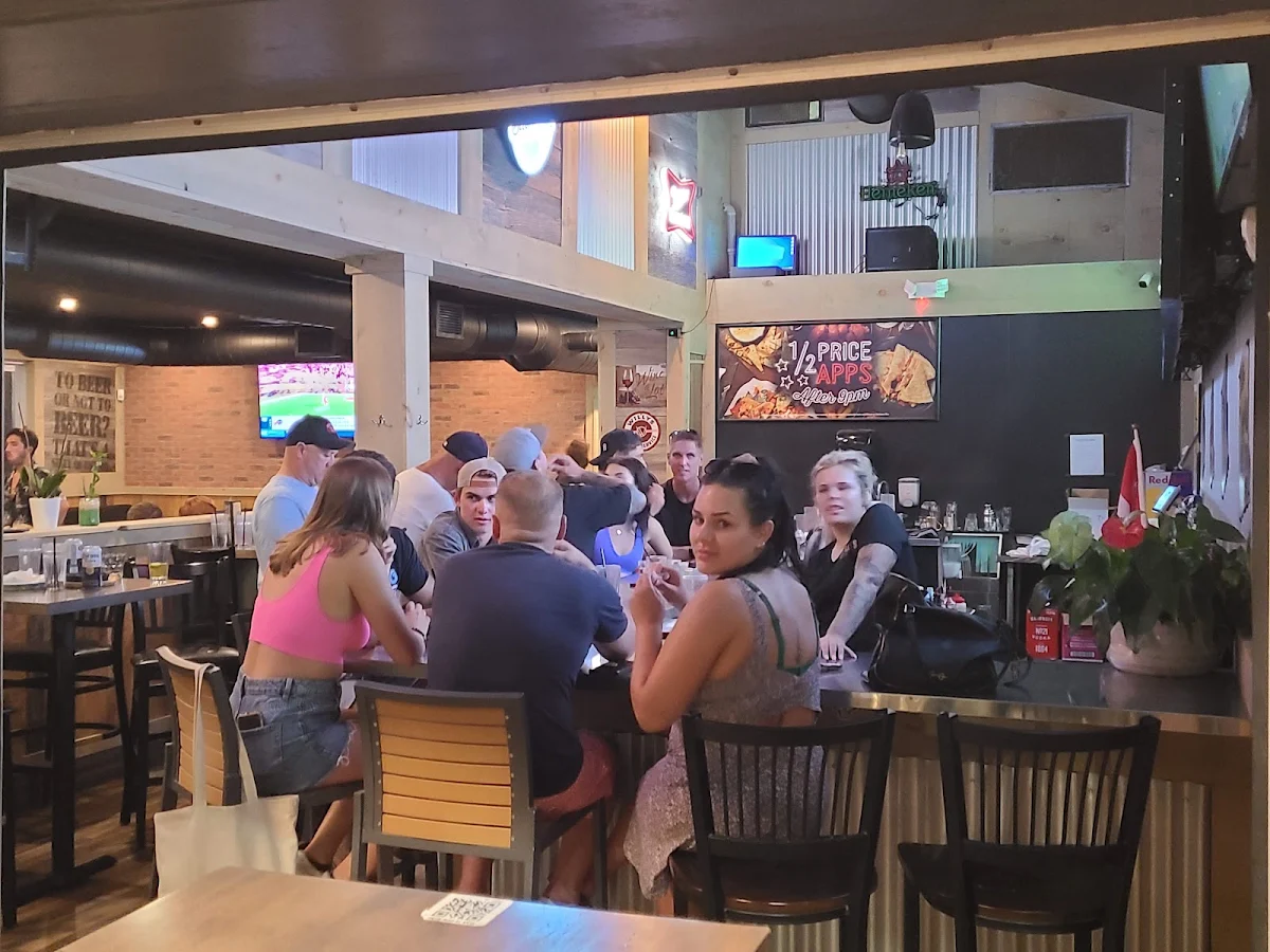 Vibe, Chuck's Roadhouse Bar and Grill