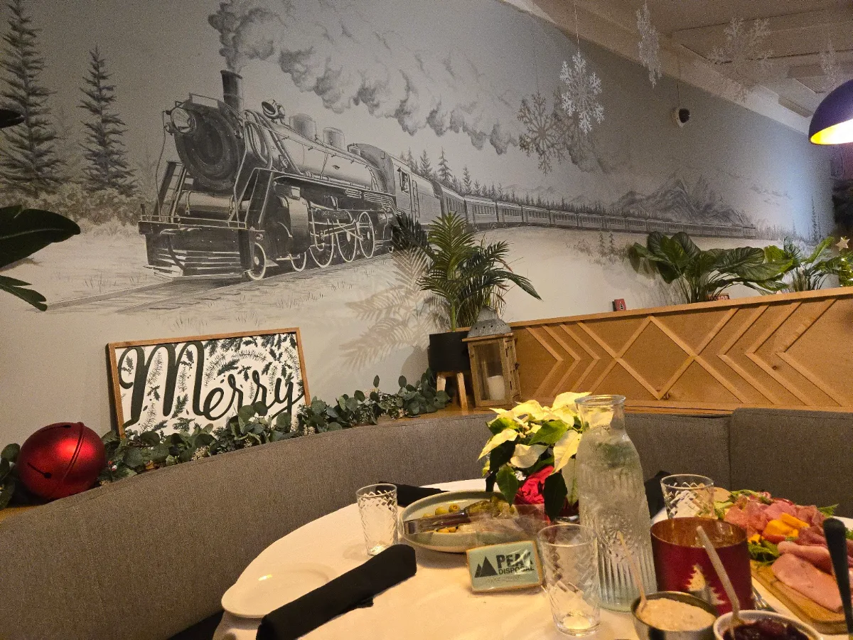 Vibe, Rail & River Bistro