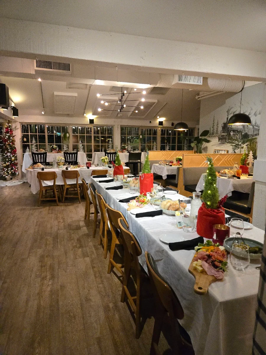 Vibe, Rail & River Bistro