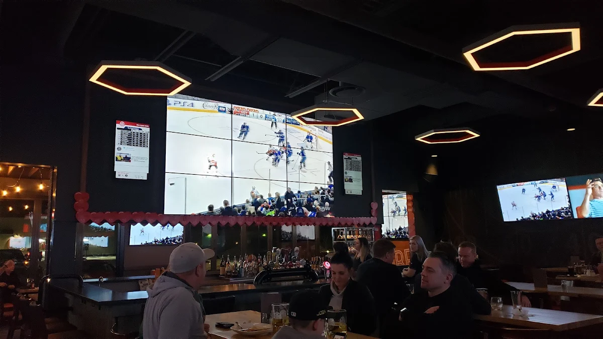 Vibe, Boston Pizza