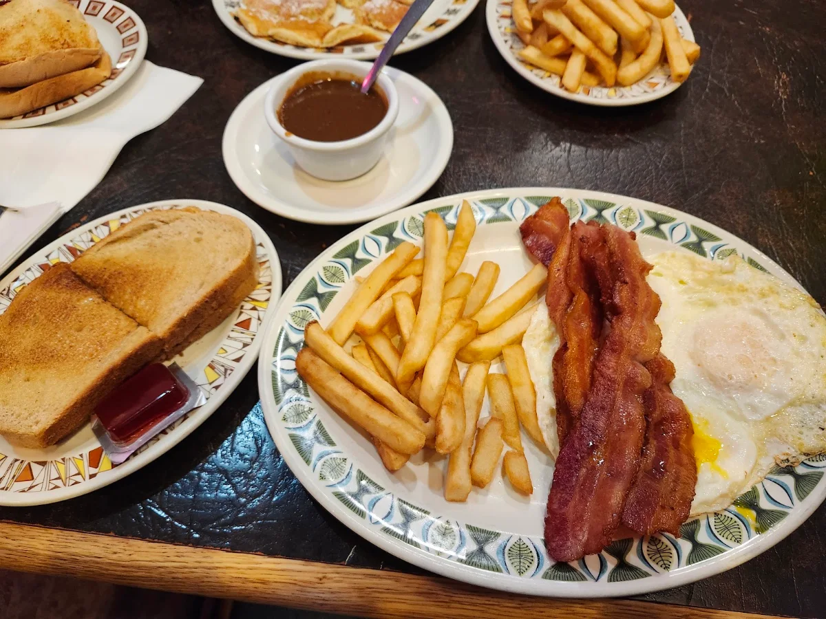 Food & drink, Aris Place