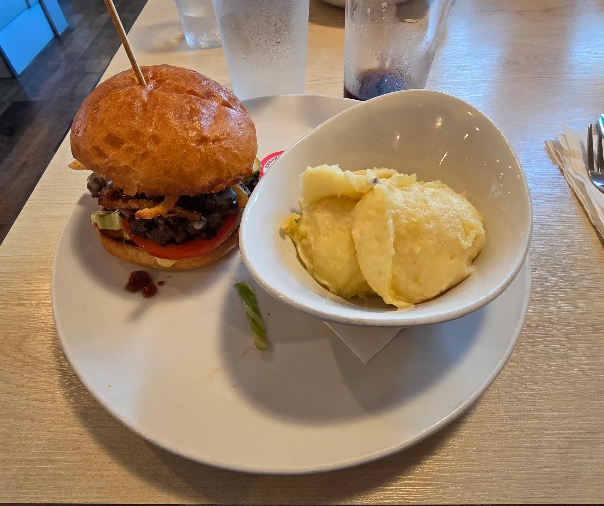 Food & drink, Smitty's Restaurant & Lounge - Airdrie