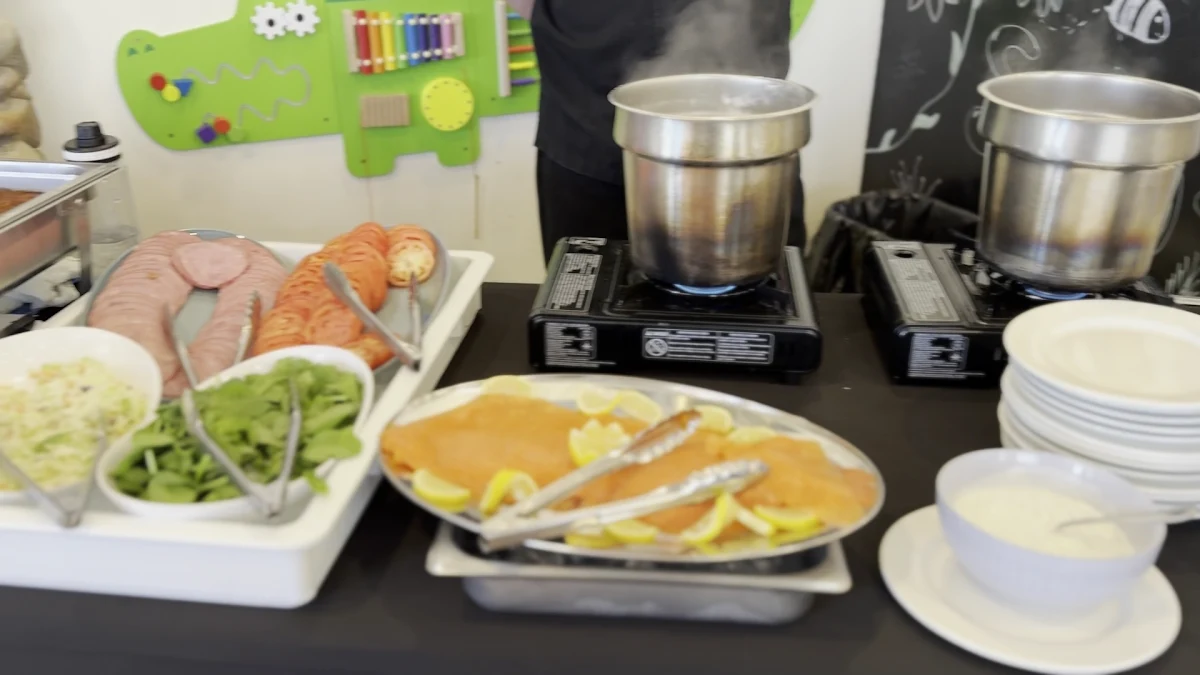 Food & drink, Smitty's Restaurant & Lounge - Airdrie
