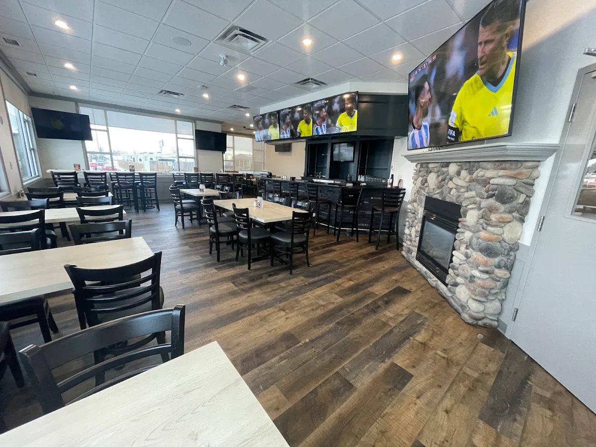 Vibe, Smitty's Restaurant & Lounge - Airdrie