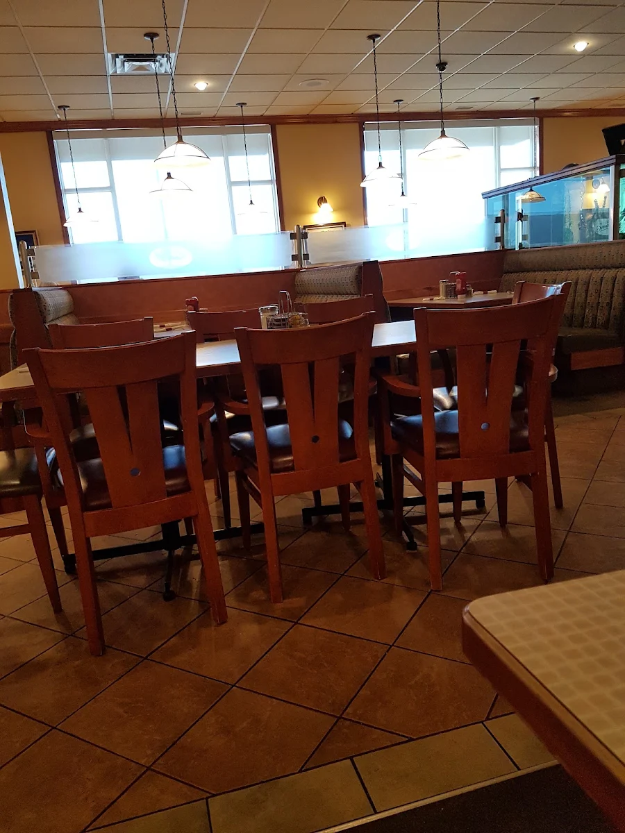 Vibe, Smitty's Restaurant & Lounge - Airdrie