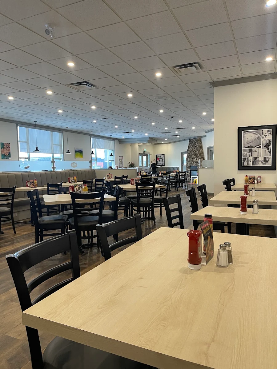 Vibe, Smitty's Restaurant & Lounge - Airdrie