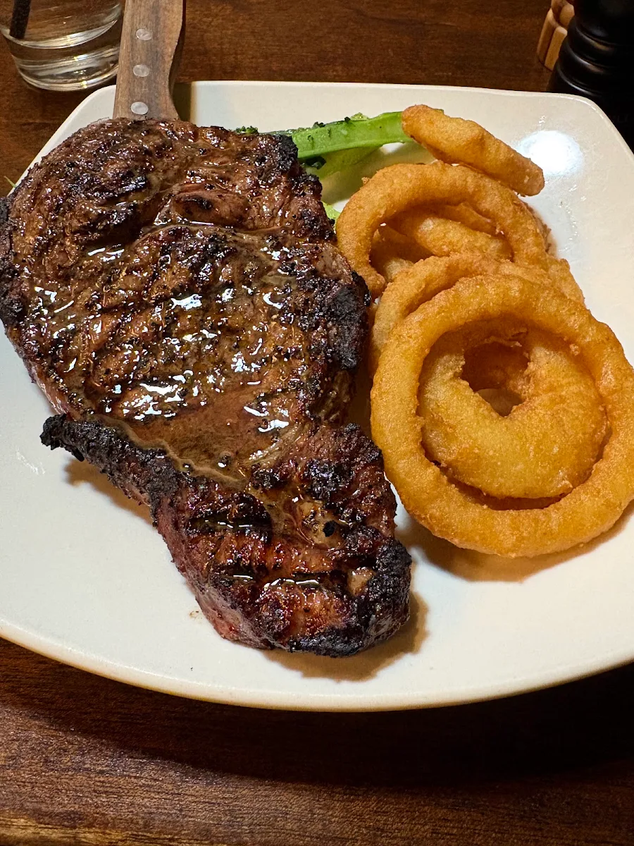 Food & drink, MR MIKES SteakhouseCasual