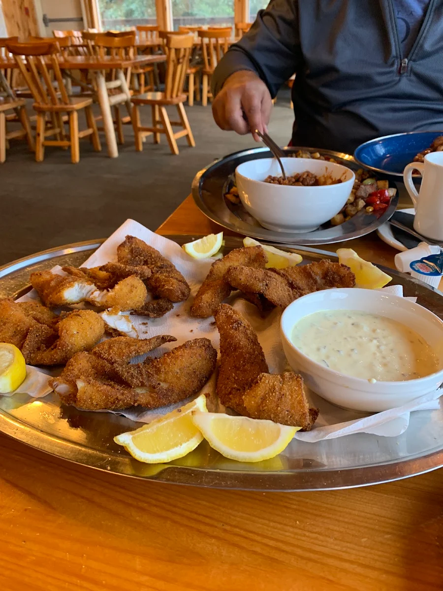 Food & drink, Wiley Point Lodge – Boat in access