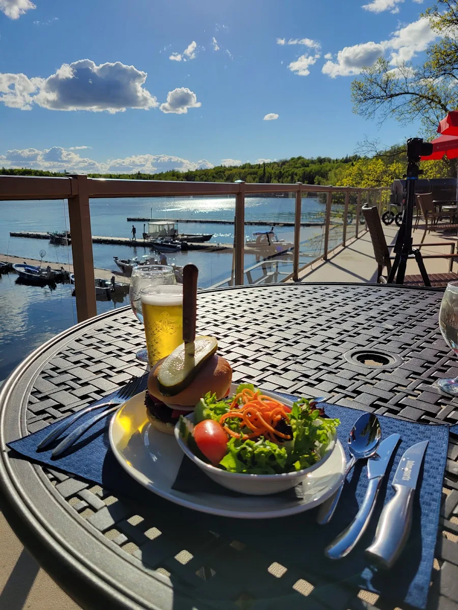 Food & drink, Wiley Point Lodge – Boat in access