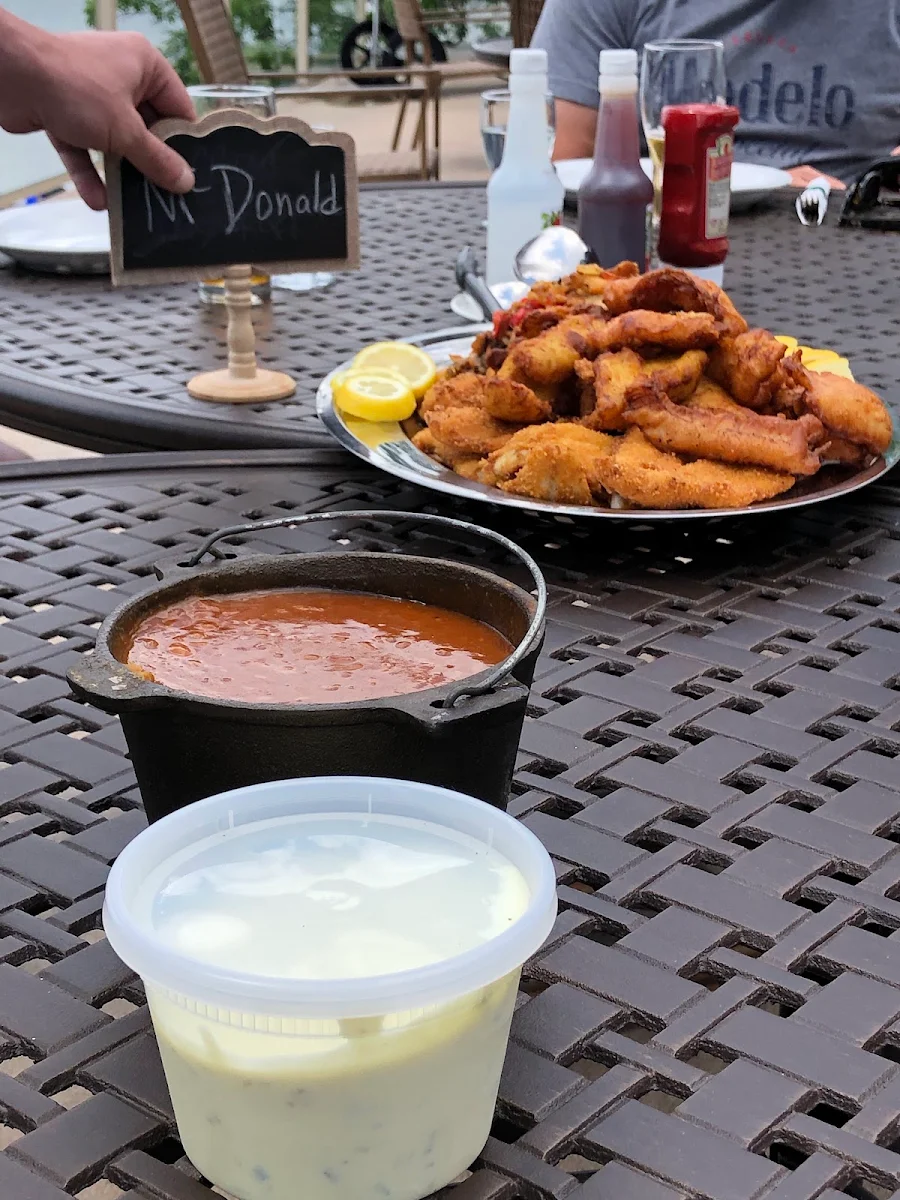 Food & drink, Wiley Point Lodge – Boat in access