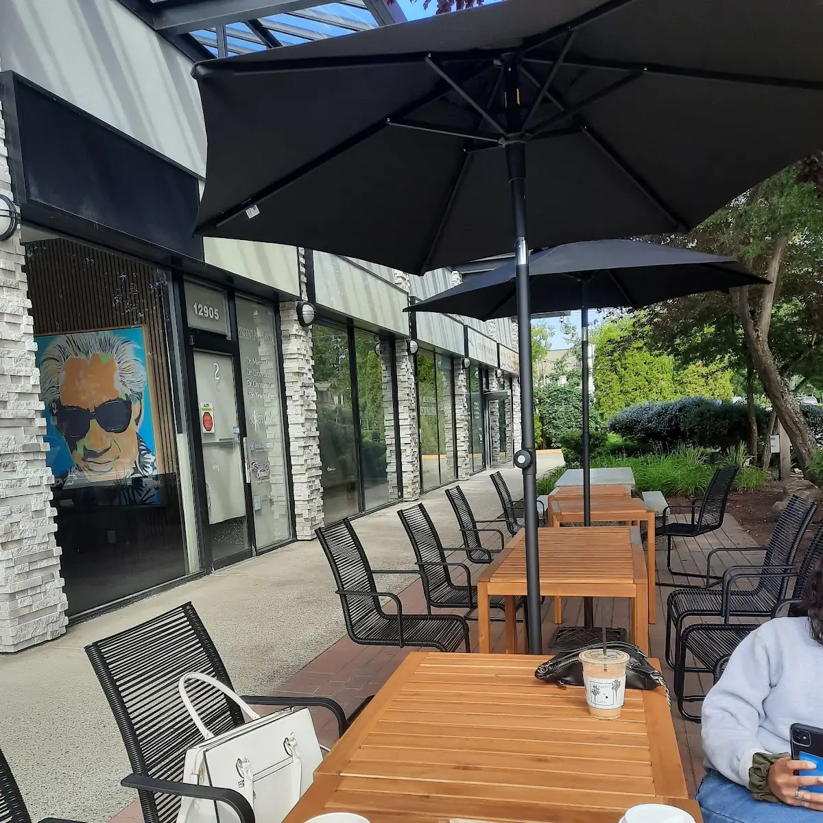 Vibe, Islands Café