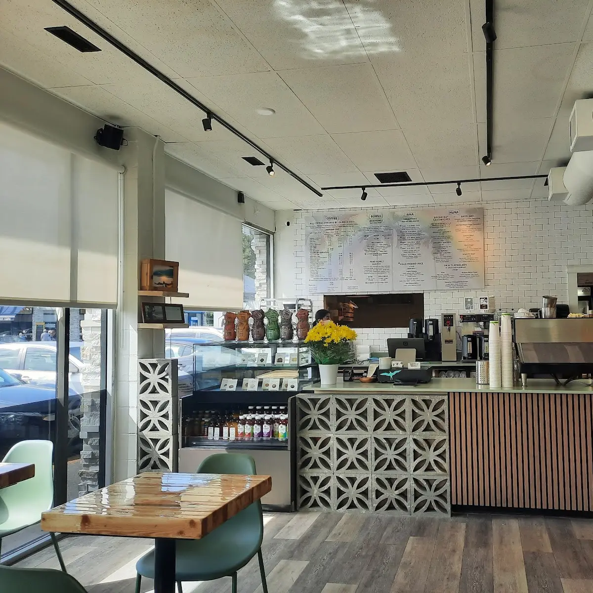 Vibe, Islands Café