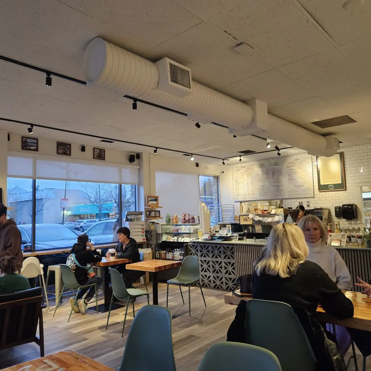 Vibe, Islands Café