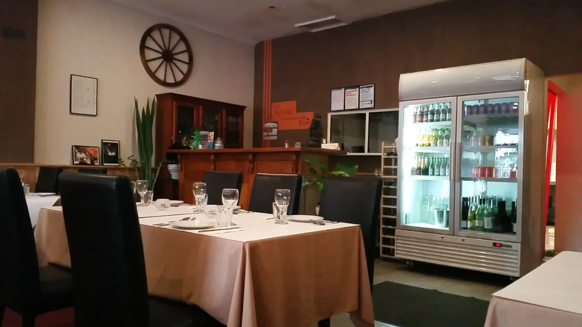 Vibe, Indians Again Restaurant