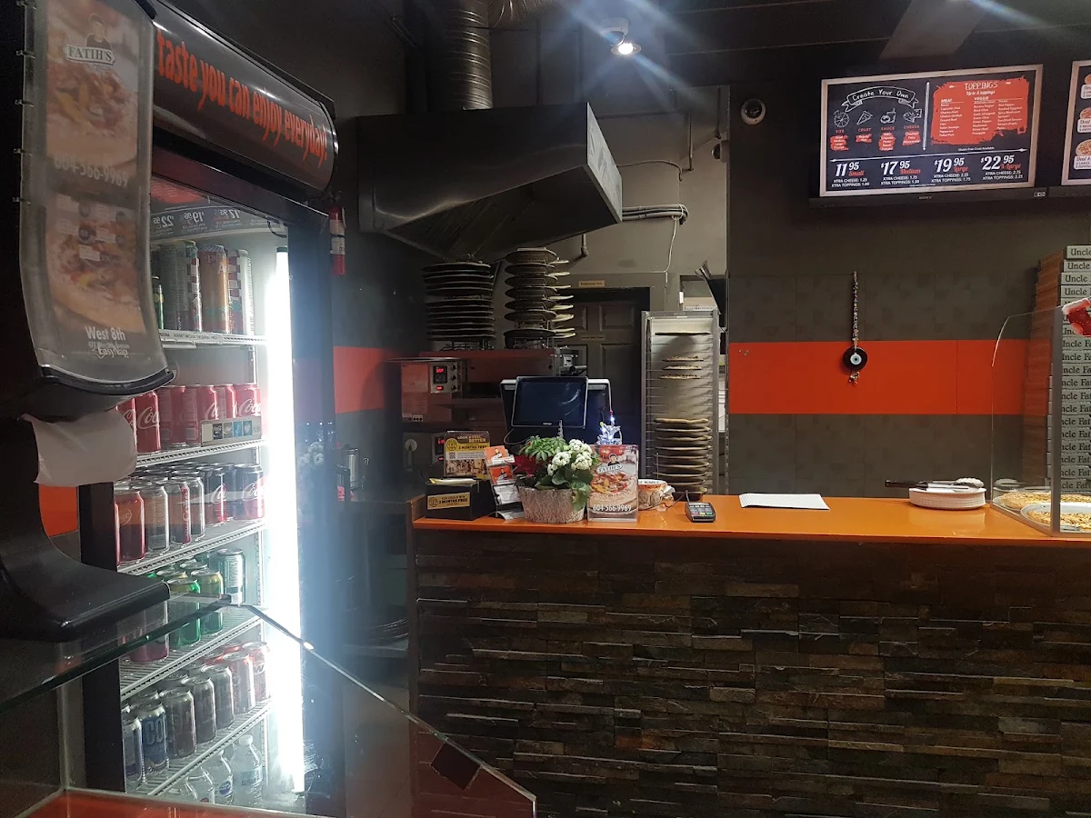 Vibe, Uncle Fatih's Pizza - CAMBIE