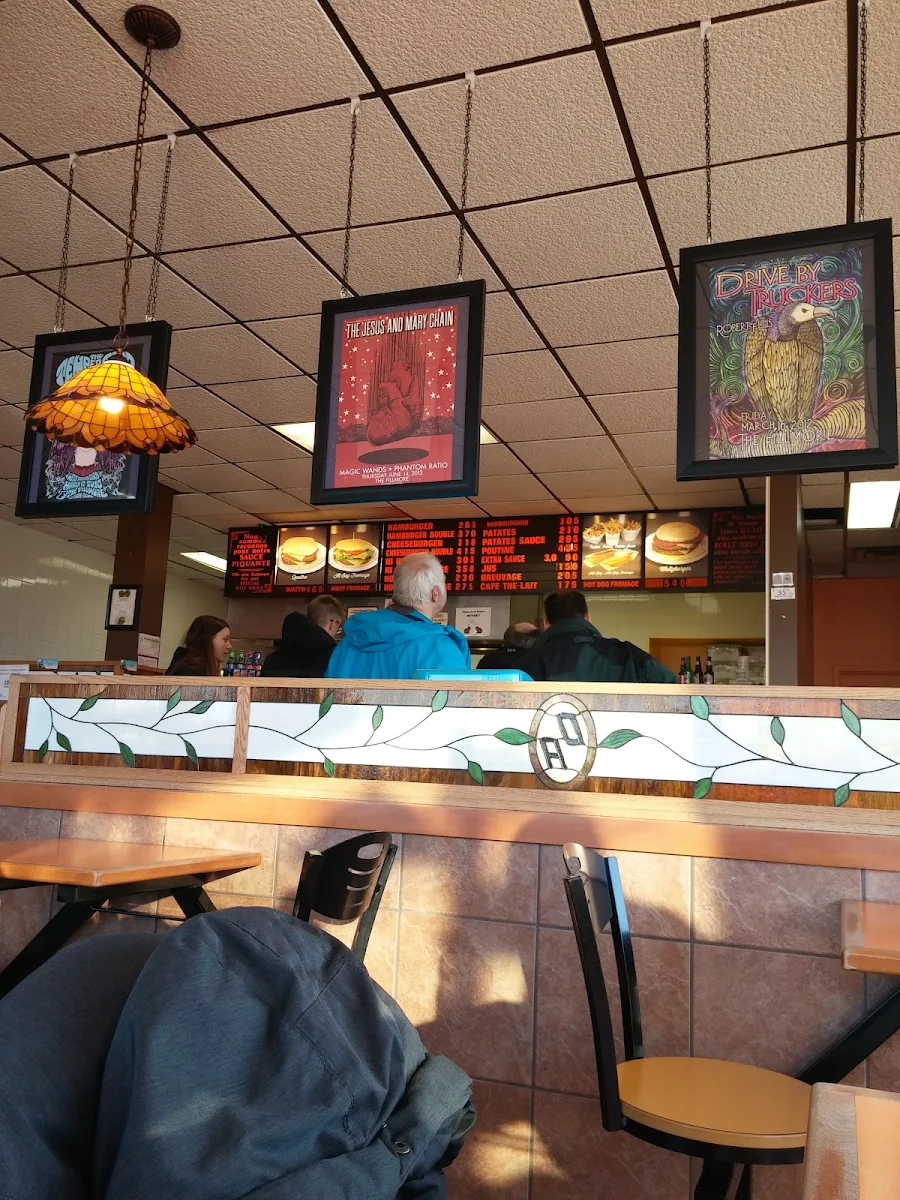 Vibe, Dic Ann's Hamburgers St-Eustache