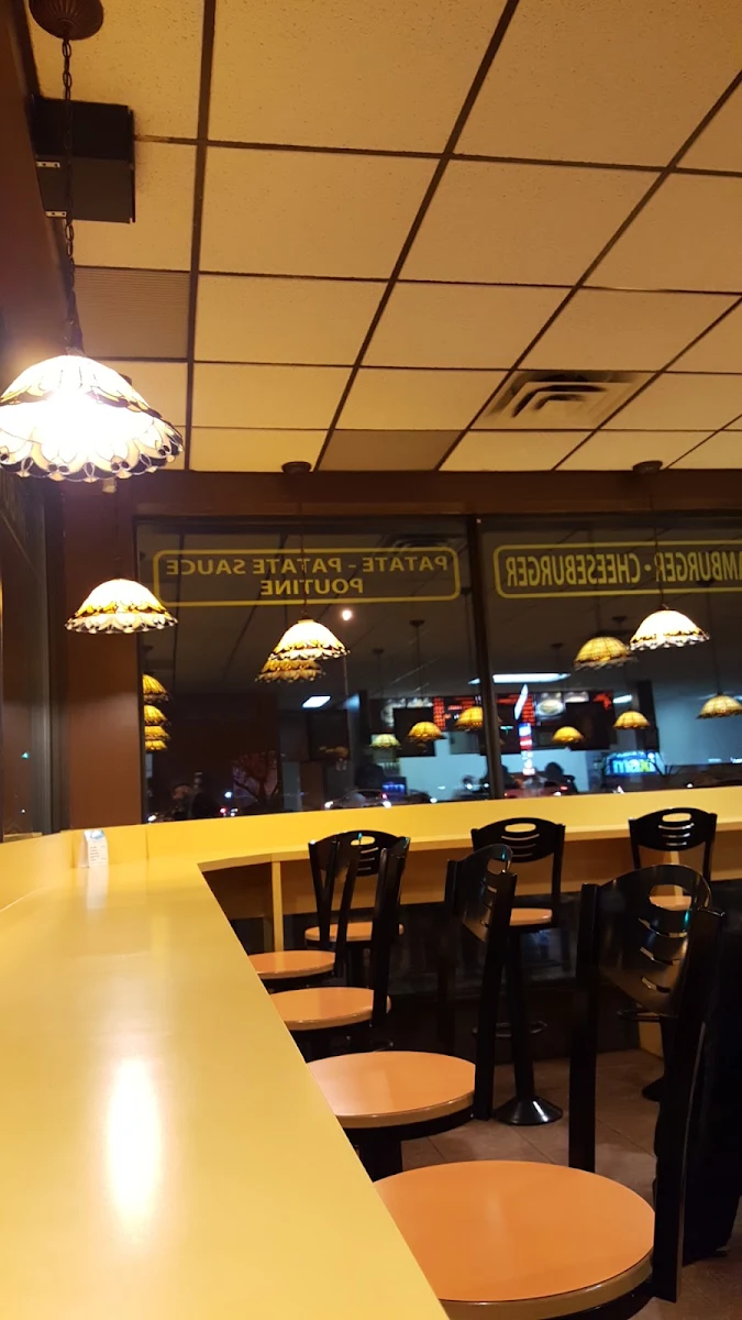 Vibe, Dic Ann's Hamburgers St-Eustache