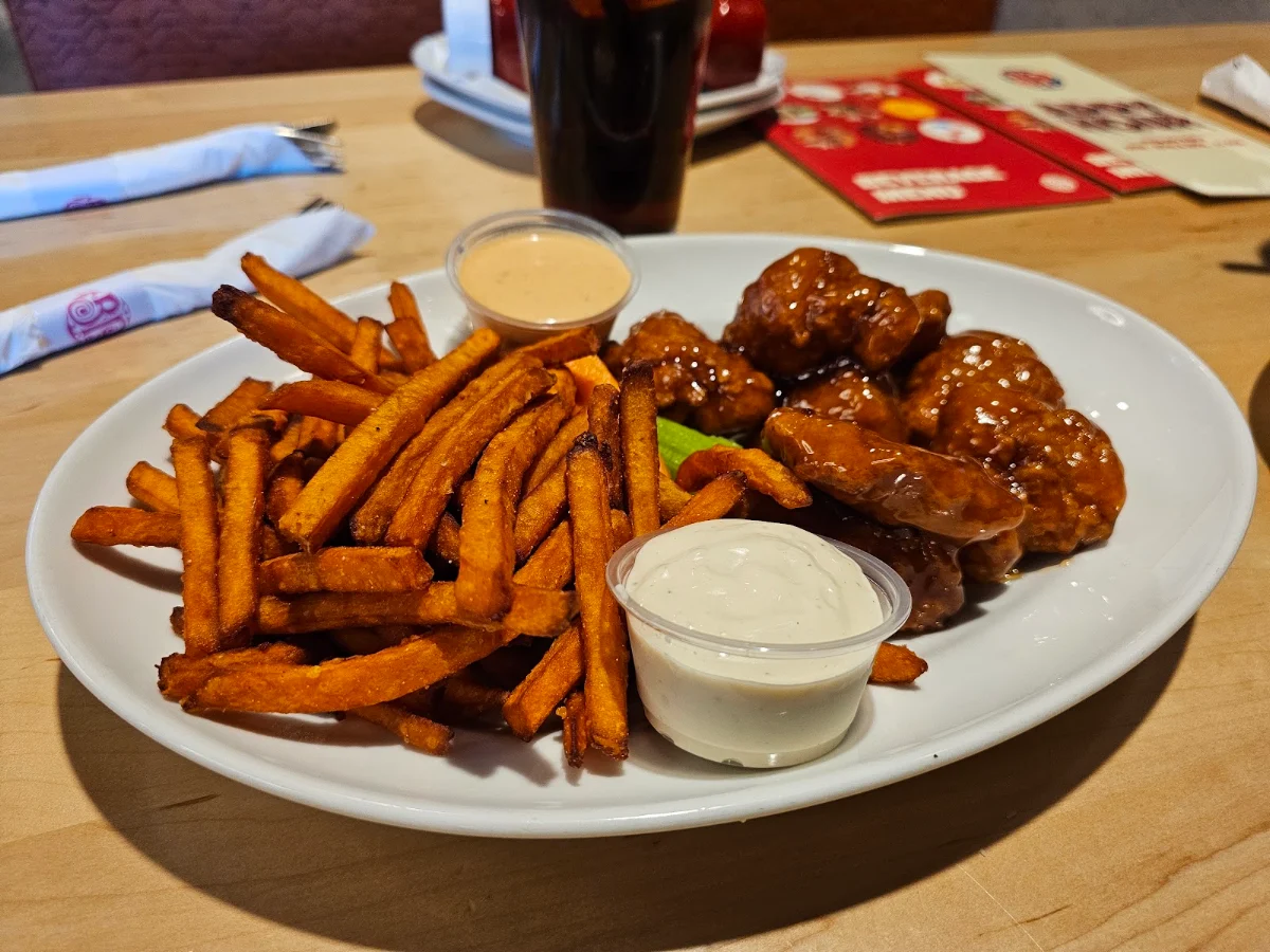 Food & drink, Boston Pizza