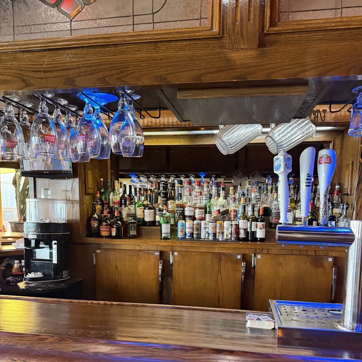 Vibe, Skeeter Barlow's Grill & Bar