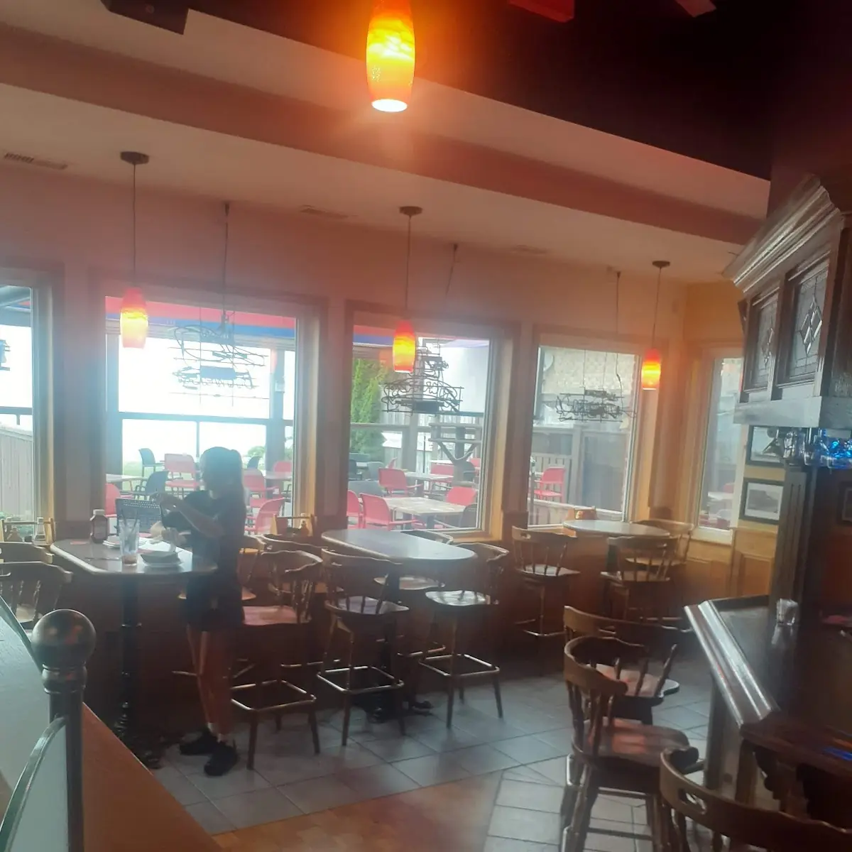 Vibe, Skeeter Barlow's Grill & Bar