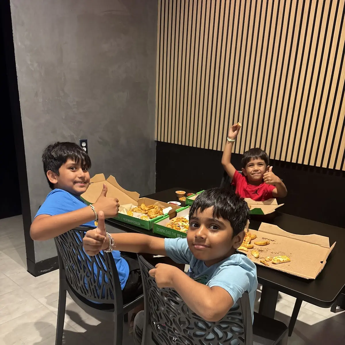 Vibe, Red Swan Pizza - Fort Erie