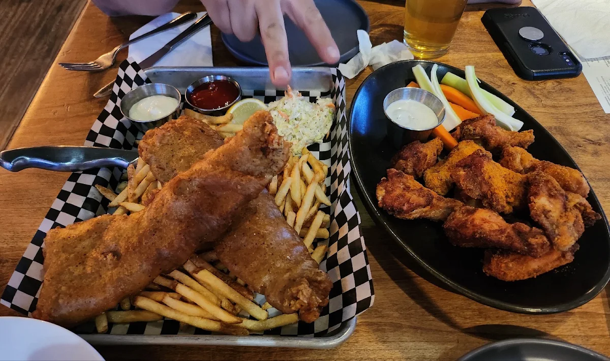 Food & drink, Jamesons Pub - 17th Ave