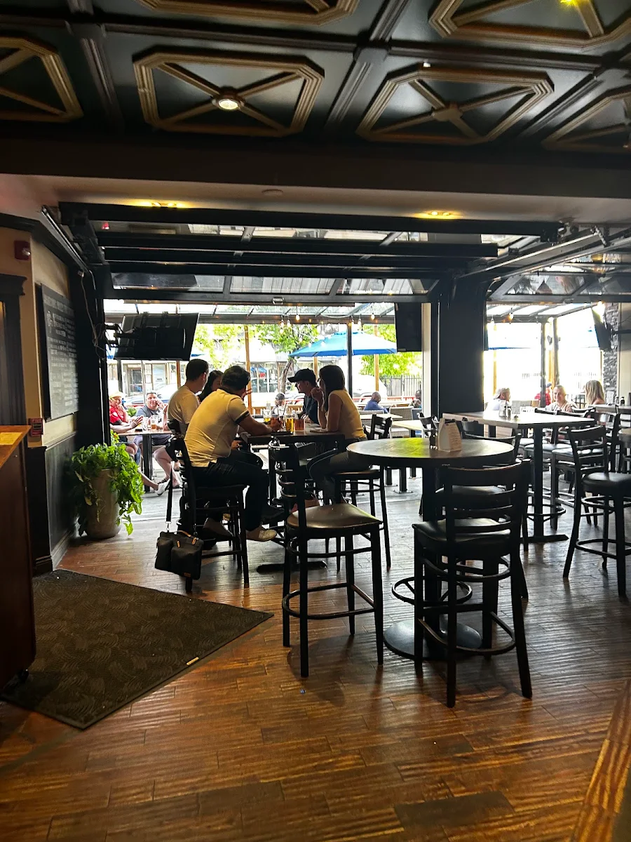 Vibe, Jamesons Pub - 17th Ave