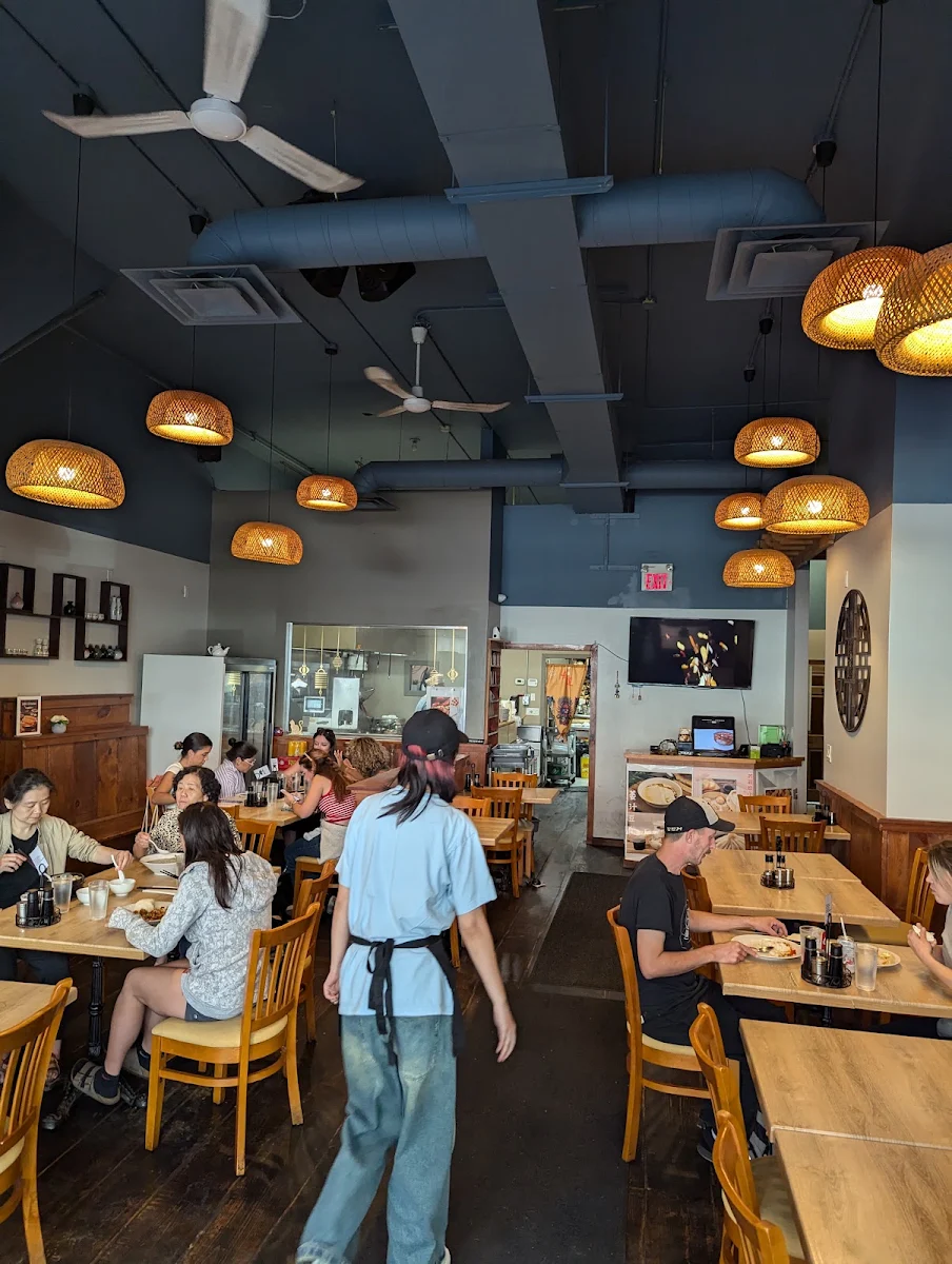 Vibe, Sophie's Noodle House