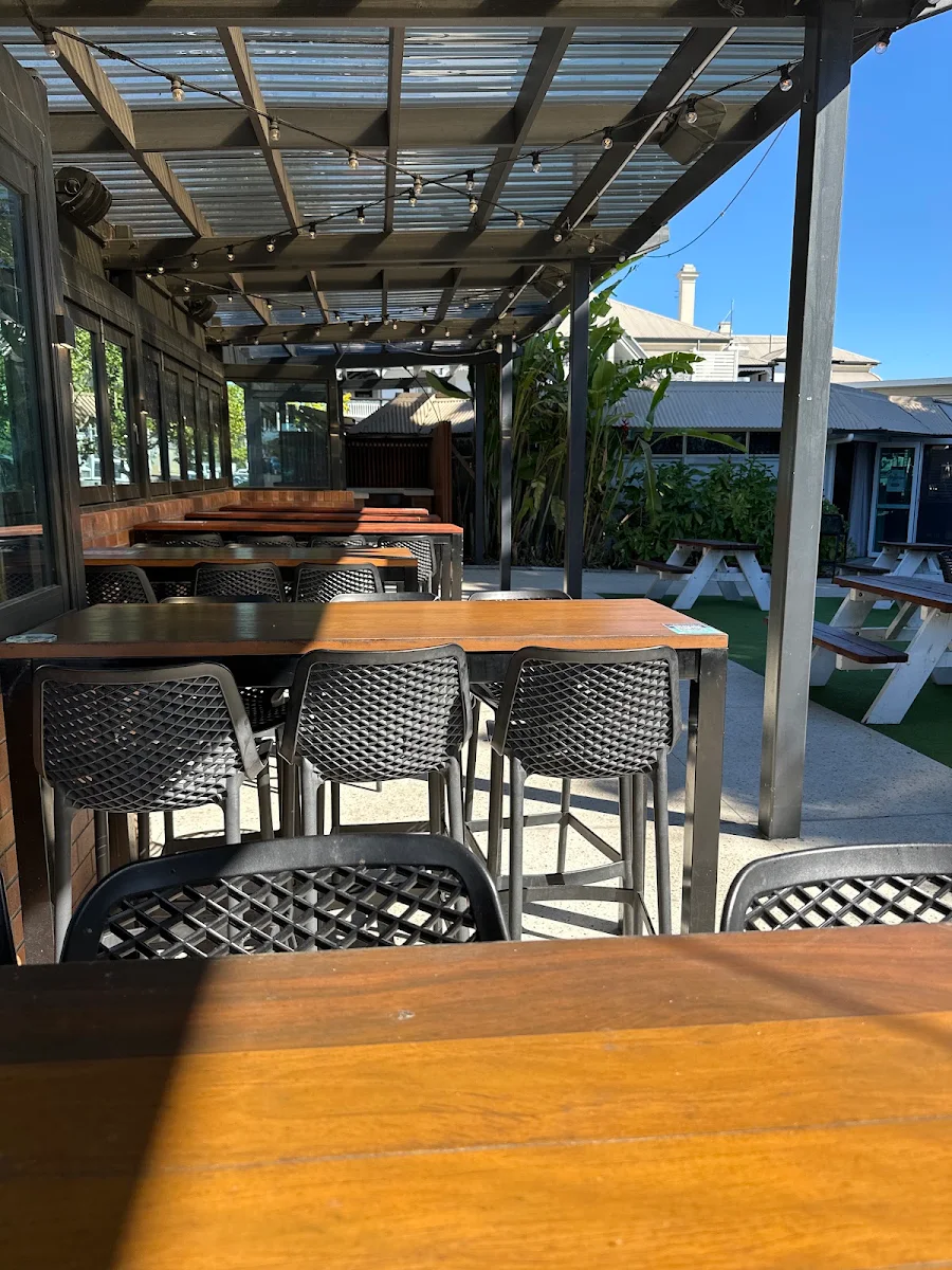 Vibe, Waterloo Bay Hotel