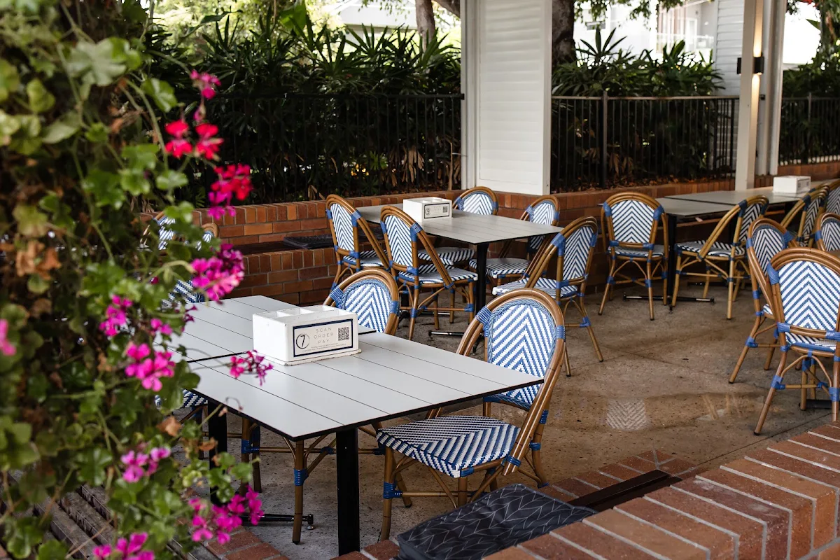 Vibe, Waterloo Bay Hotel