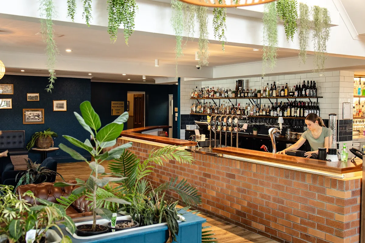 Vibe, Waterloo Bay Hotel