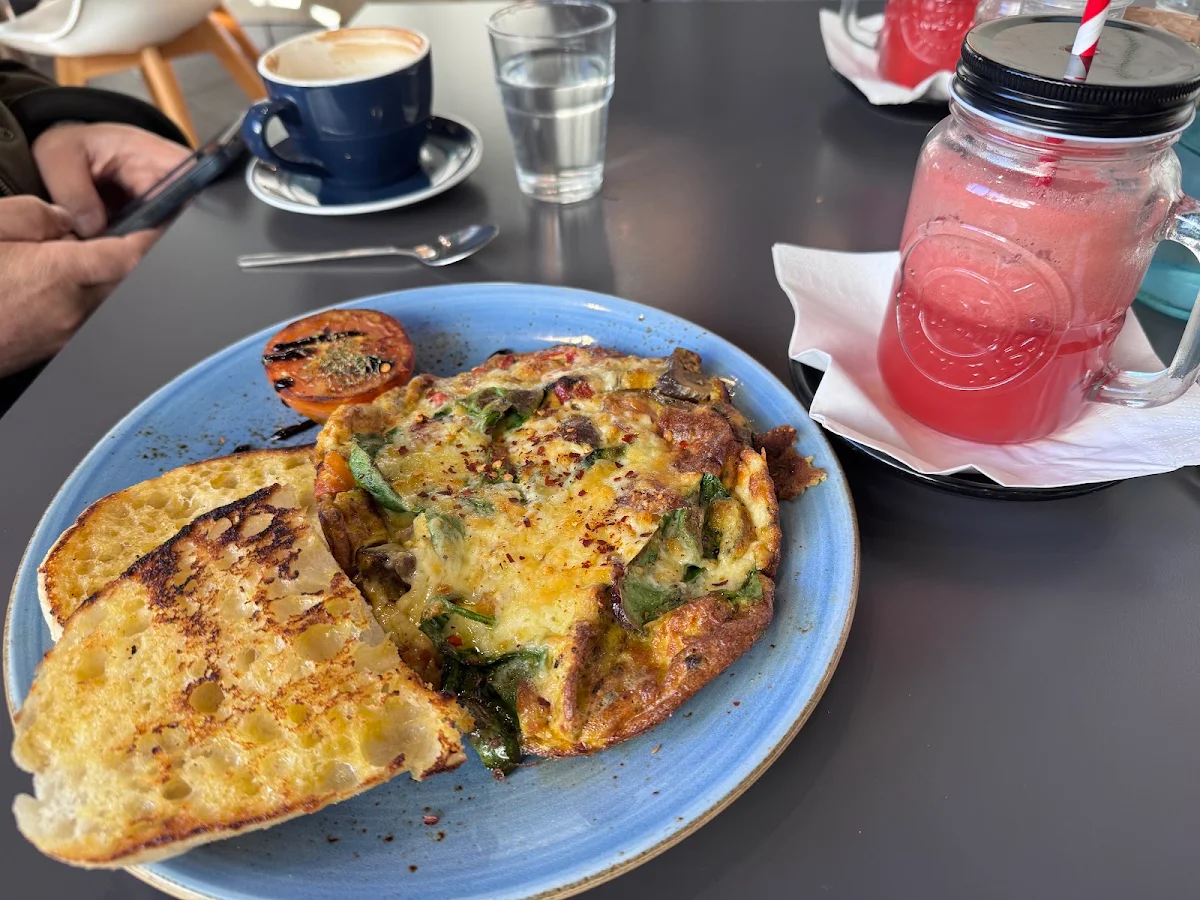 Food & drink, Dinoni Cafe