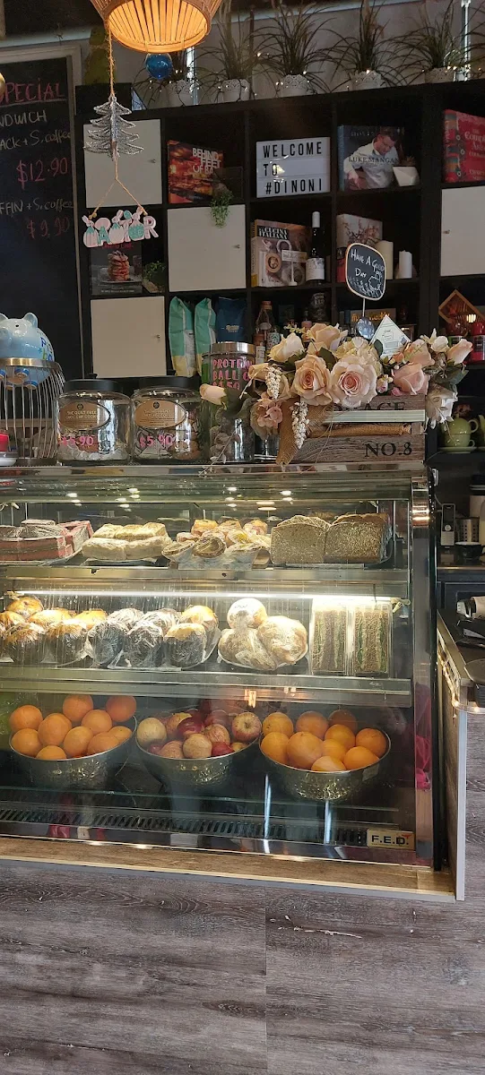 Vibe, Dinoni Cafe