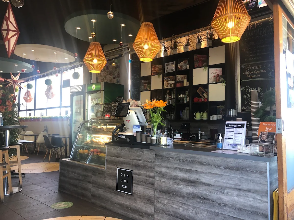 Vibe, Dinoni Cafe