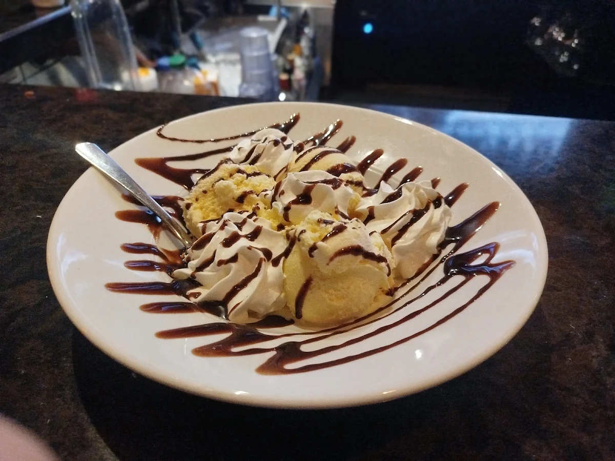 Food & drink, Jonny Canuck's Bar & Grill